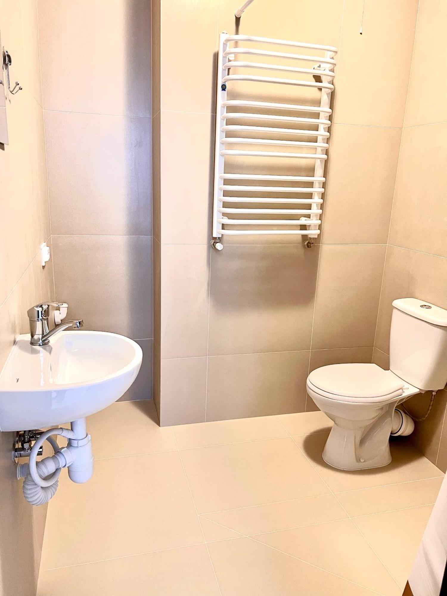 Osapart Hotel In A Complex Semycvit 3 Lviv Bagian luar foto